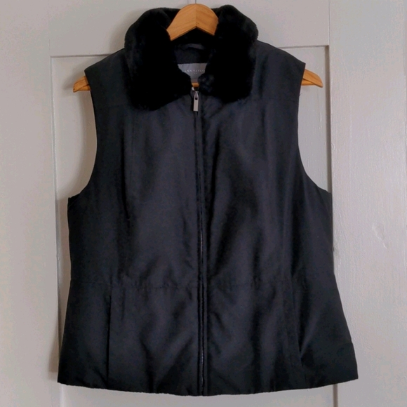 Ann Taylor Jackets & Blazers - Ann Taylor Faux Fur Collar Vest